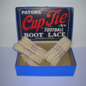 Scatola 1930-40 con lacci per scarpe da calcio